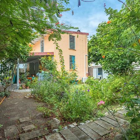Appartement d'une chambre a Le Carbet a 1 m de la plage avec vue sur la mer jardin clos et wifi Extérieur photo