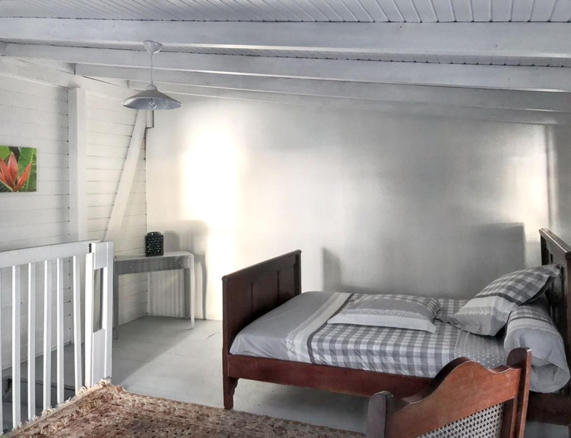 Appartement d'une chambre a Le Carbet a 1 m de la plage avec vue sur la mer jardin clos et wifi Extérieur photo